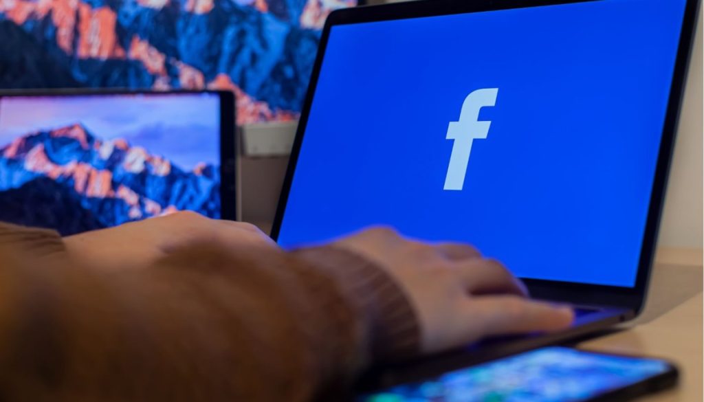Facebook – Skuteczne Narzędzie Komunikacji z Klientami